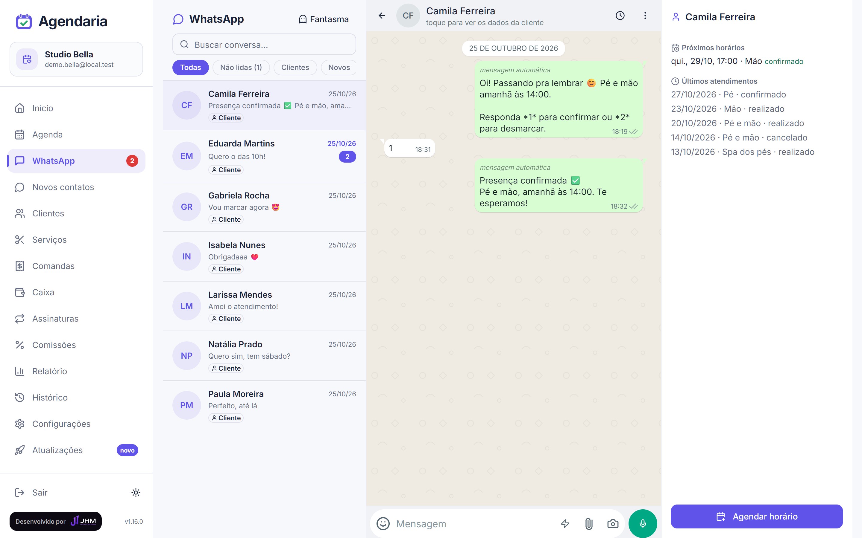 Tela de WhatsApp do sistema com a lista de conversas, a conversa aberta e a ficha da cliente ao lado